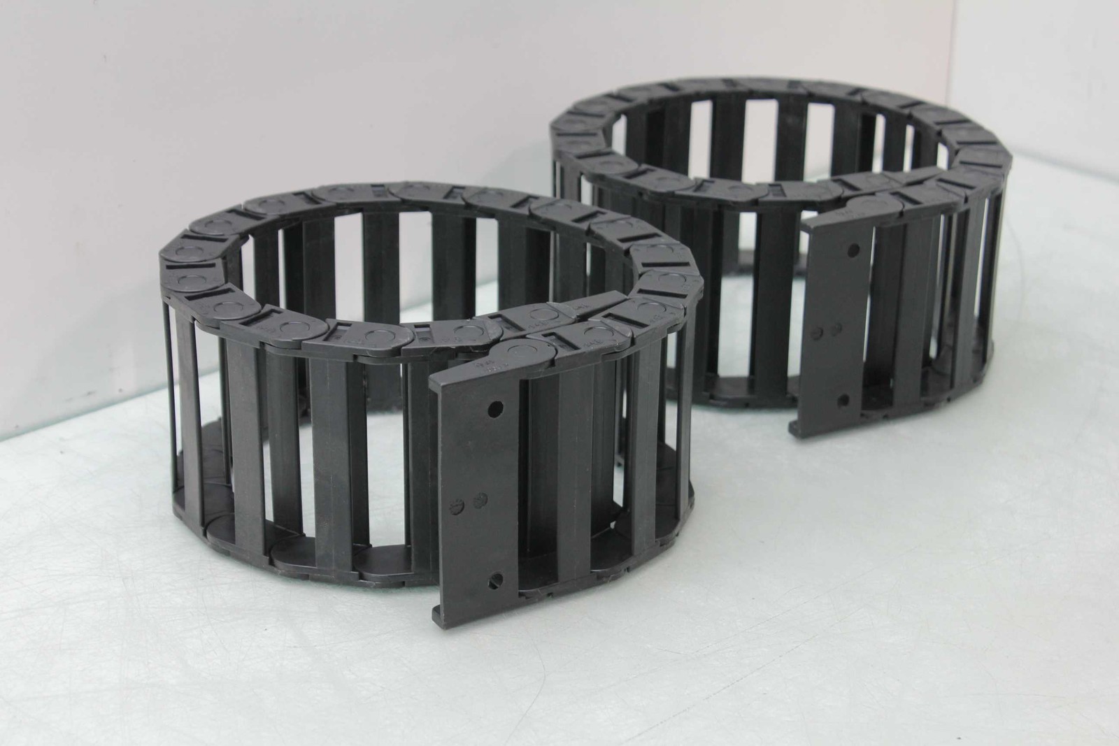 2 New Igus 10.6.075 Wireway Cable Carrier Cable Chain 3.70" x 1" Outer 24" - New - Image 10