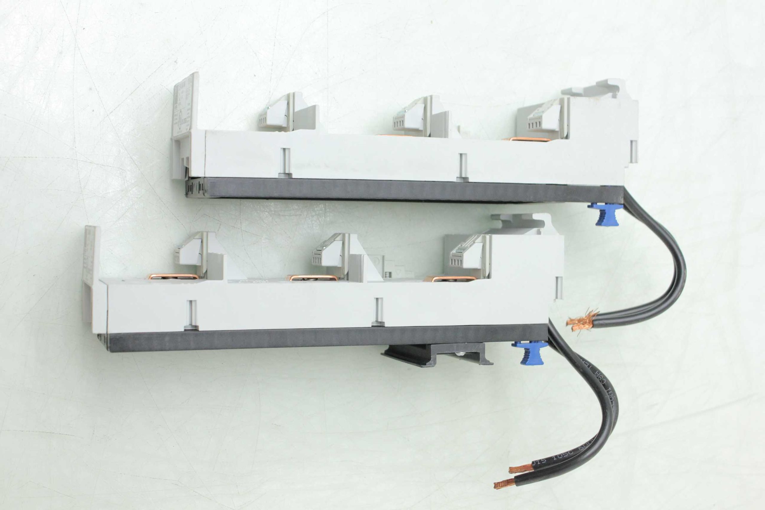 2 Rittal SV 9340.460 OM Adapters with Connection Cables / 32A / 3 Pole / 600V - Used - Image 13
