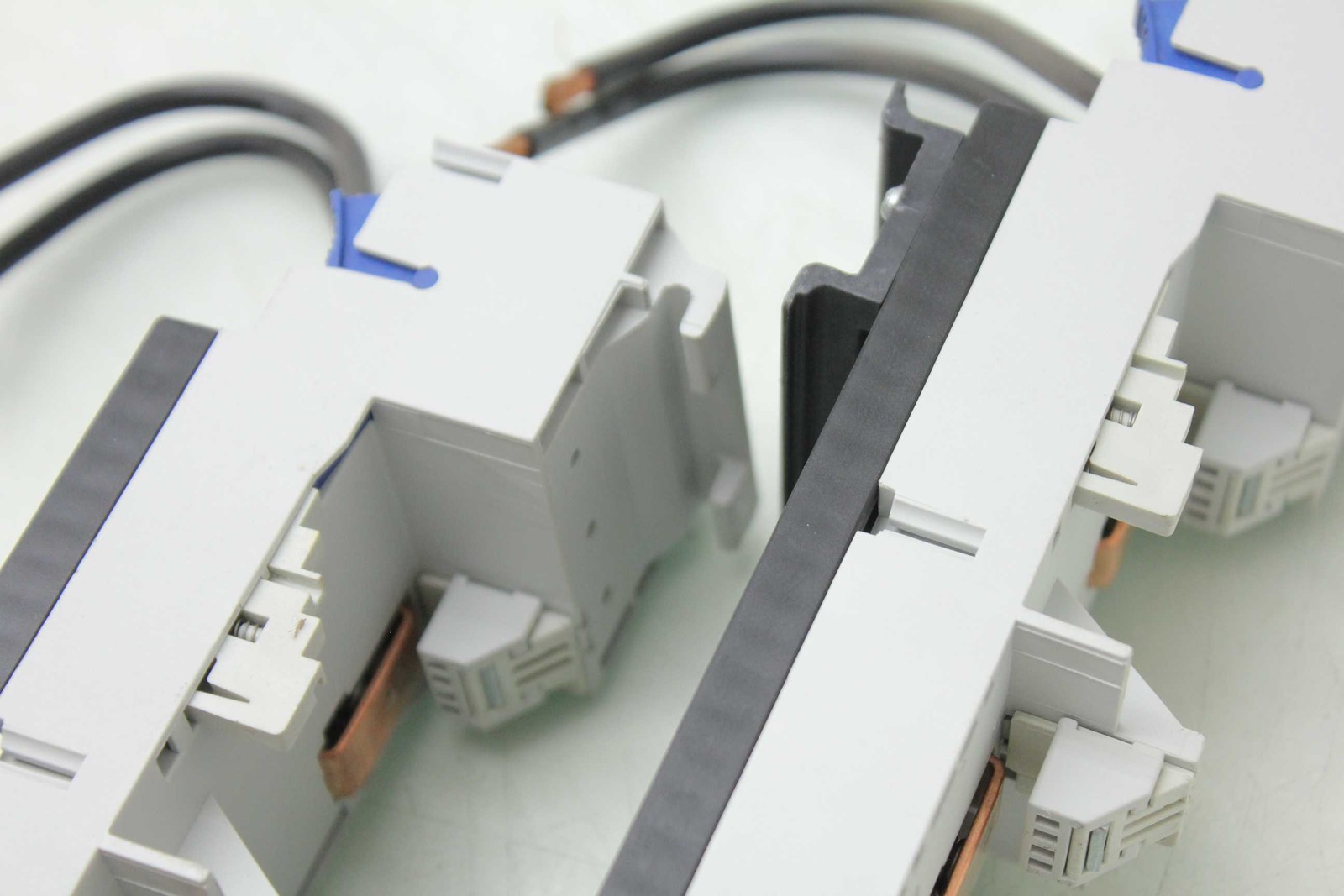 2 Rittal SV 9340.460 OM Adapters with Connection Cables / 32A / 3 Pole / 600V - Used - Image 6