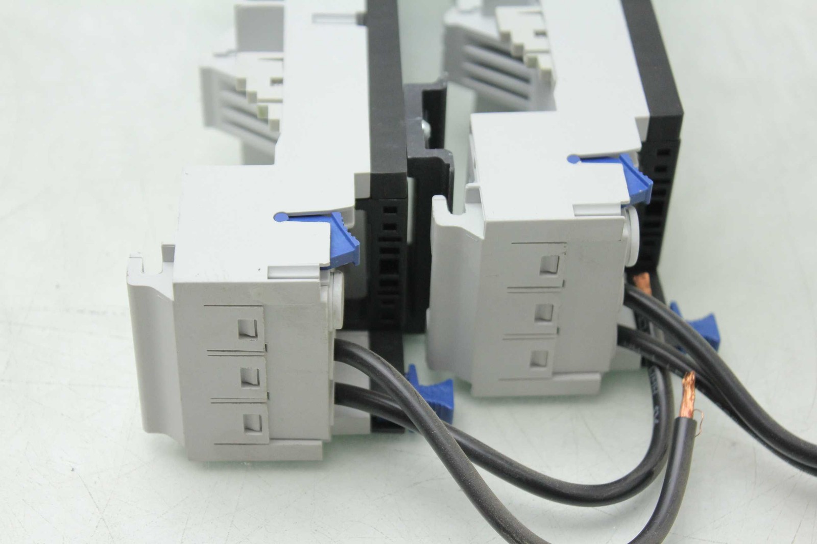 2 Rittal SV 9340.460 OM Adapters with Connection Cables / 32A / 3 Pole / 600V - Used - Image 9
