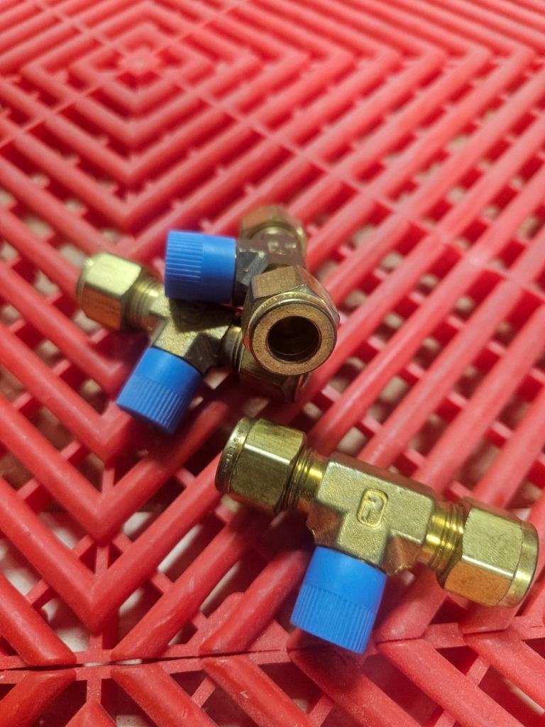 (3) Parker 6-6-4-SBZ-B Branch Tee 3/8" CPI Tube Fitting x 1/4" NPT - New - Image 9