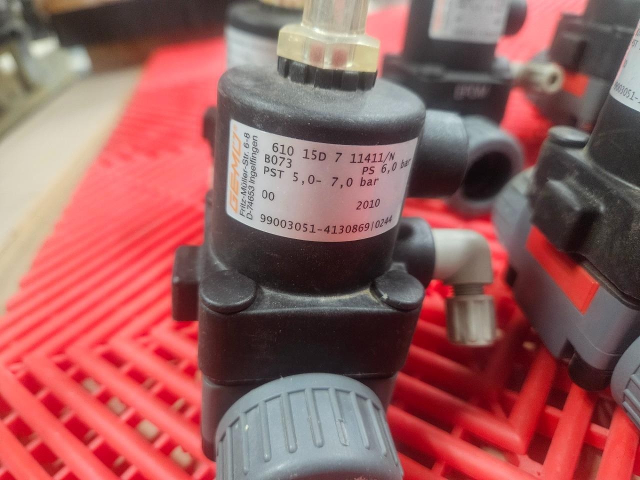 (8) Gemu 610 15D 7 11411/N Pneumatic Pilot Diaphragm Valve DN15 - Used - Image 4