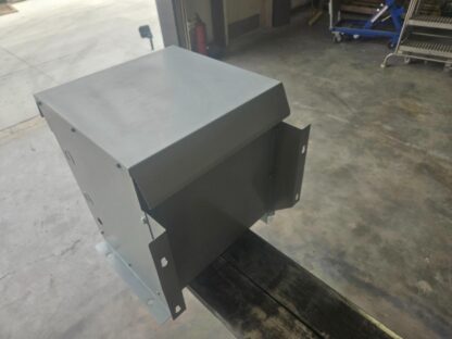 Hammond HPS Y030QTCN 30 kVA Outdoor Transformer Nema 3R / 480-600V to 208-400V - Used - Image 10