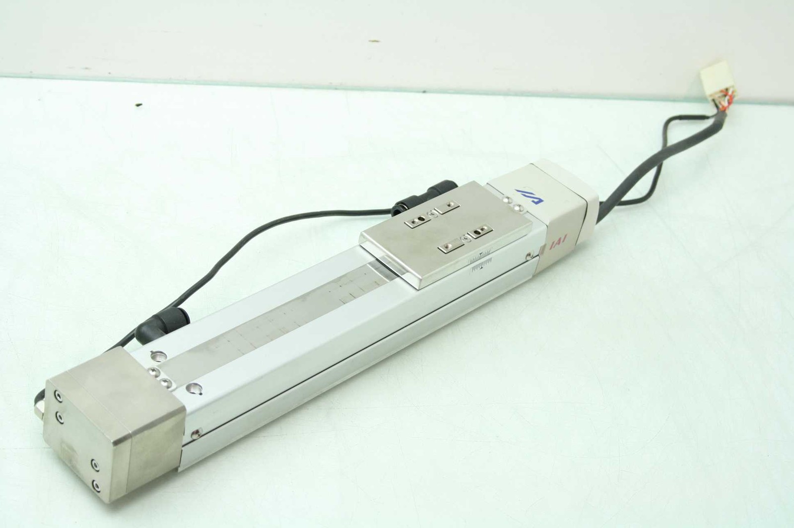 IAI DS-SA5L-150-CRR-BR Ball Screw Actuator 5mm Screw Lead 150mm Travel - Used