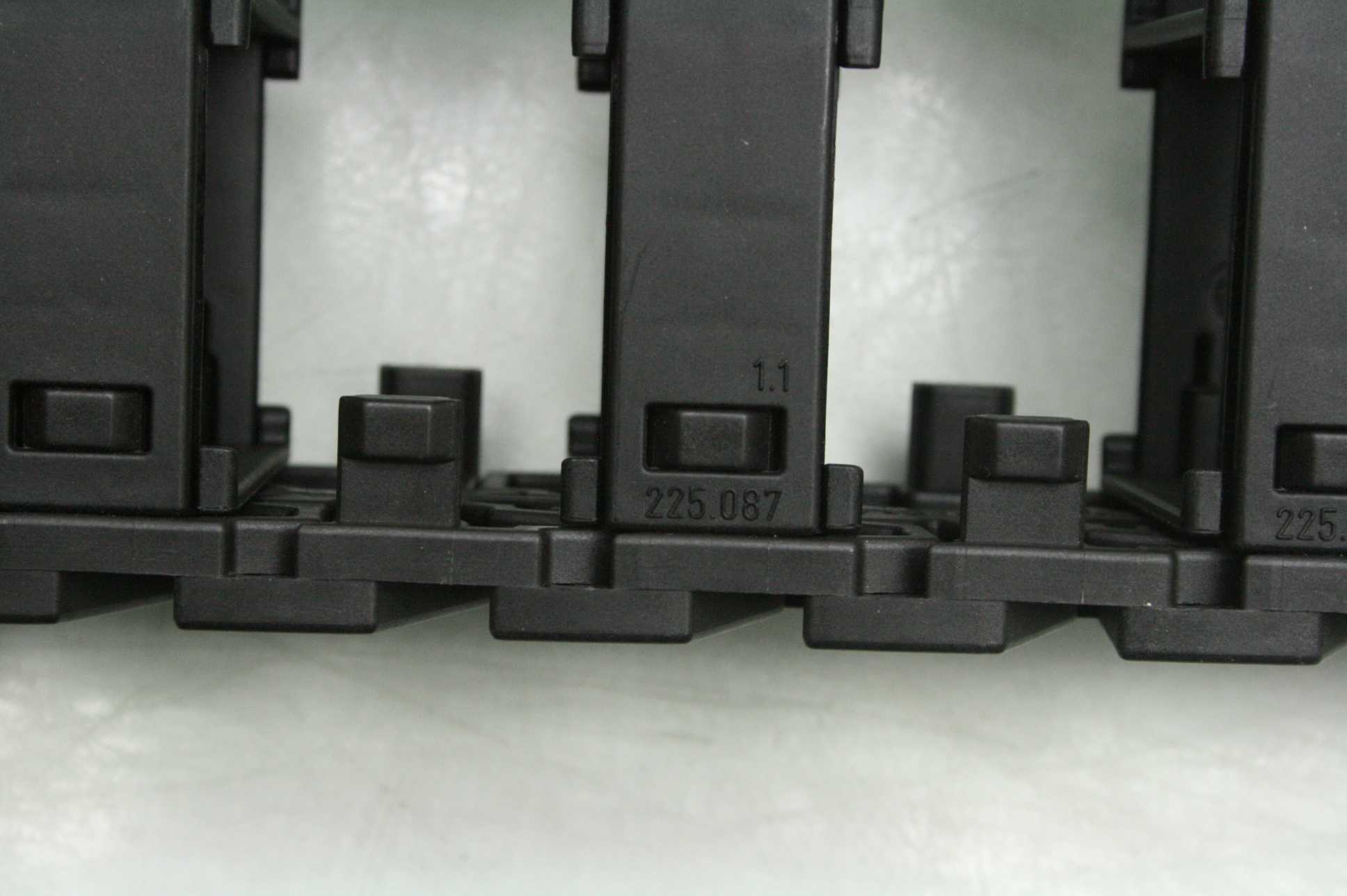 Igus E6-40-01-075 Energy Chain Cable Wireway Carrier Chain 38" Long E6-400-20 - Used - Image 21