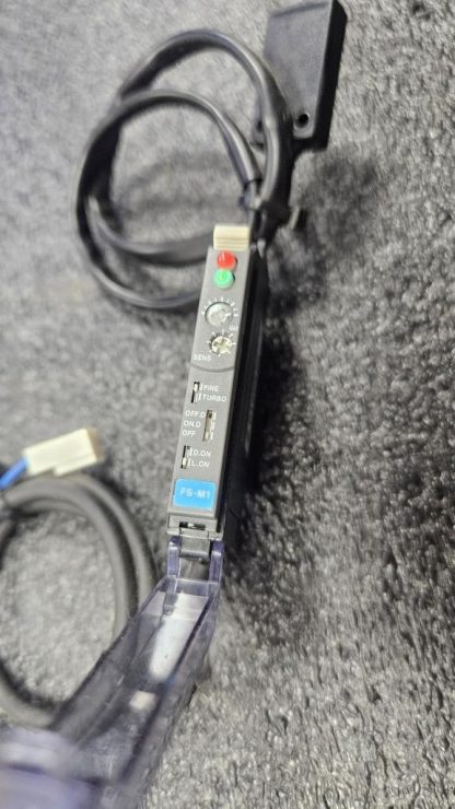 Keyence FS-M1 Fiber Optic Amplifier with FU-11 Photo Sensor - Used - Image 4