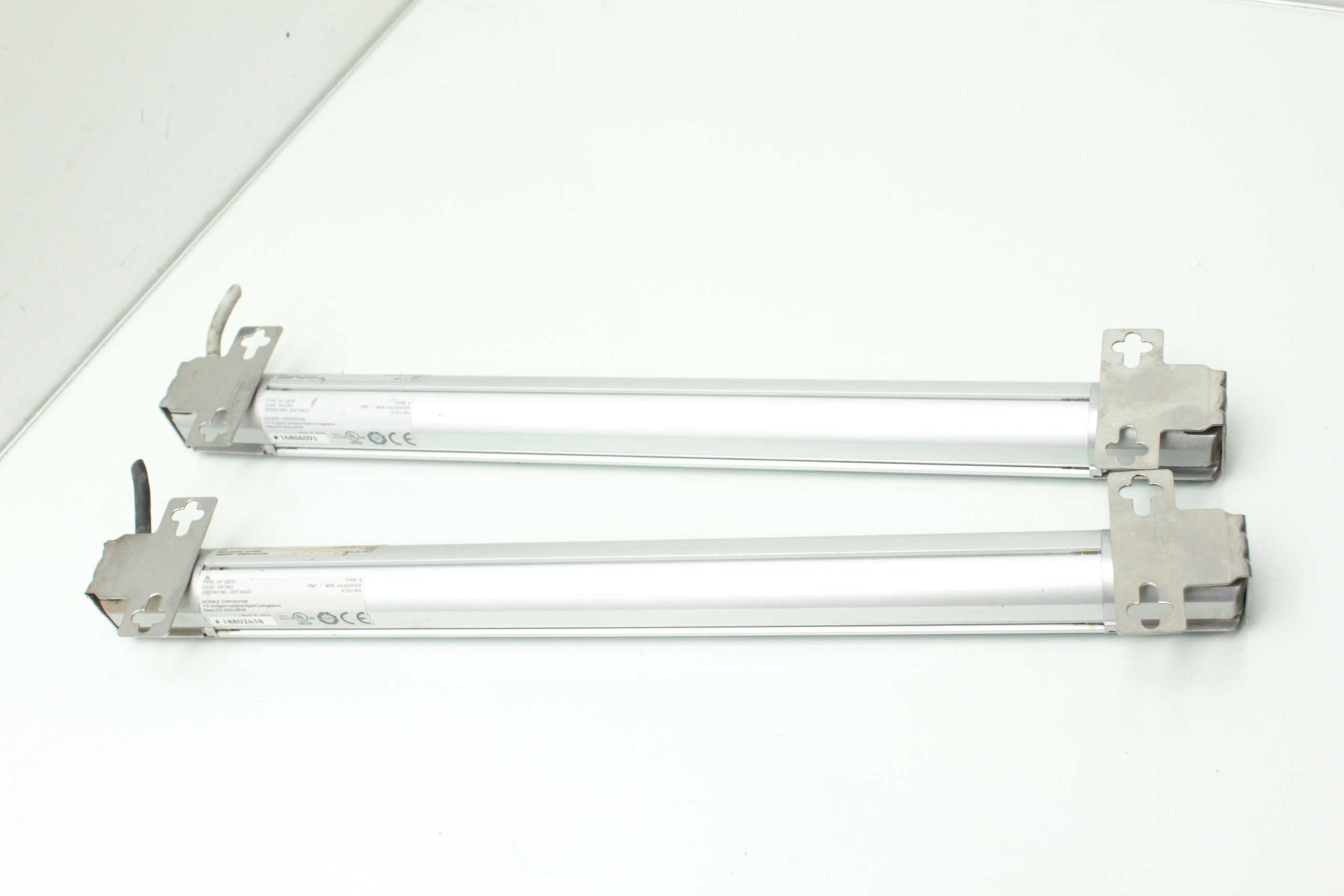 Keyence SL-C20H-T & SL-C20H-R Safety Light Curtain Set - Used - Image 18