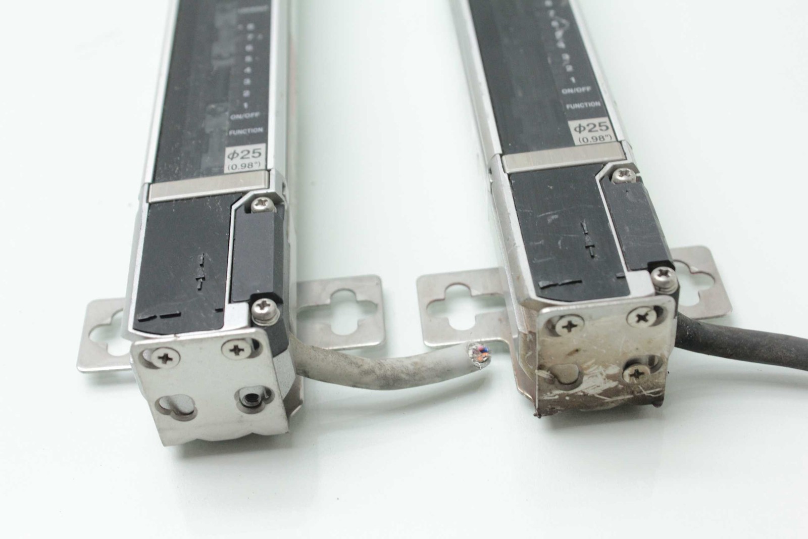 Keyence SL-C20H-T & SL-C20H-R Safety Light Curtain Set - Used - Image 6