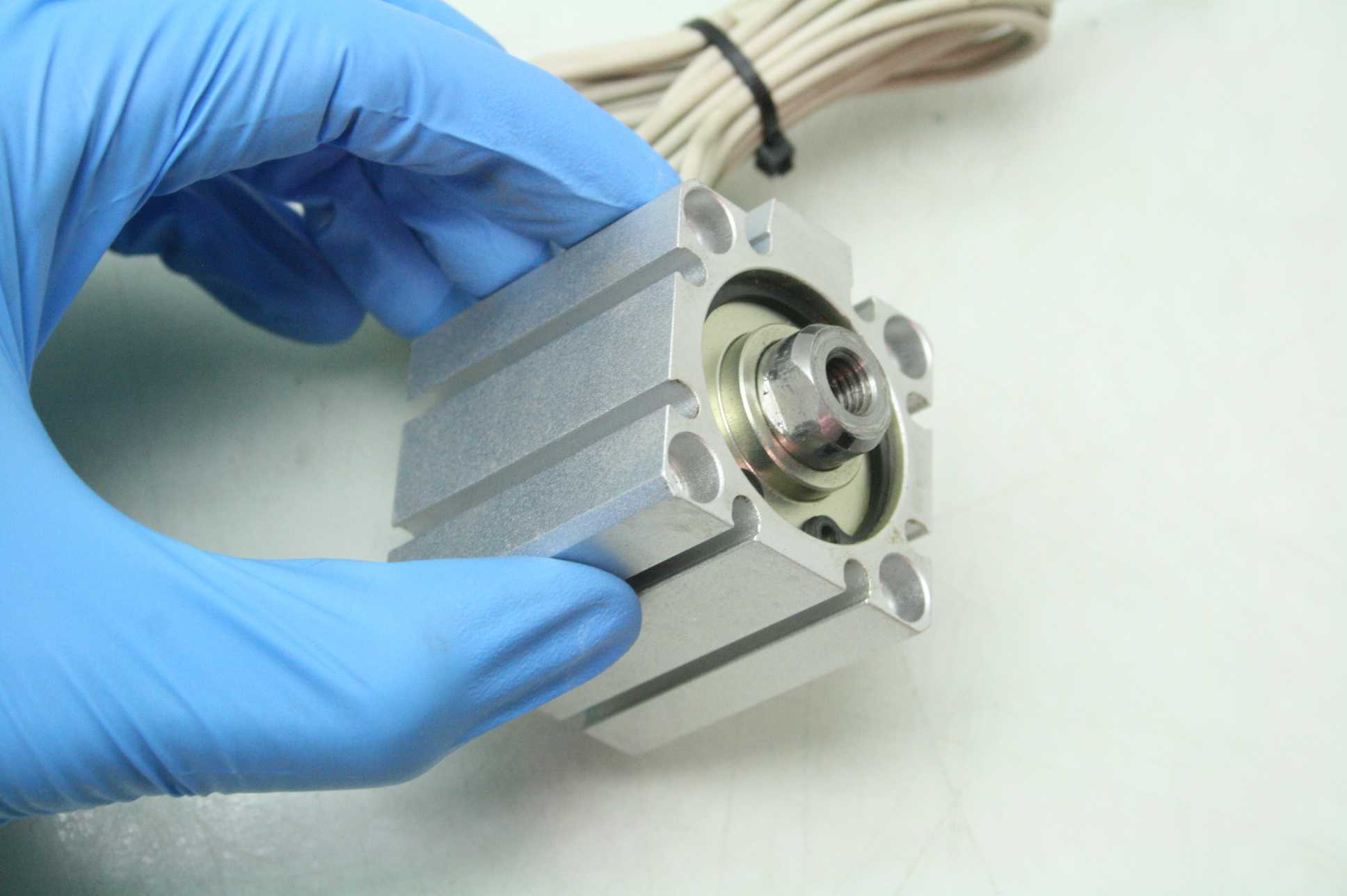 Koganei CDAS32x15 Pneumatic Air Cylinder 32mm Bore x 15mm Stroke ZE155 Switches - Used - Image 12