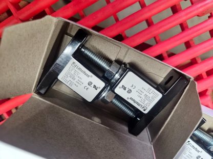 Lot of (2 Pairs) New Littelfuse LSCR001 Bolt Down Fuse Holder - New - Image 6