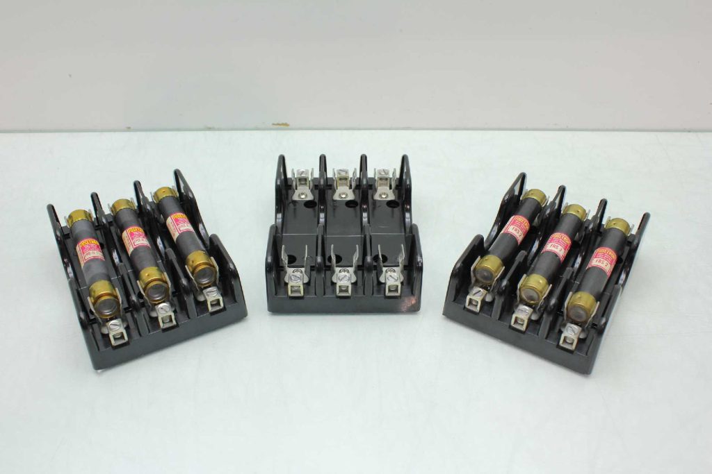 Lot of 3 Marathon 6F30A3B 3 Pole 30A / 600V Fuse Holder 6 Fusetron FRS