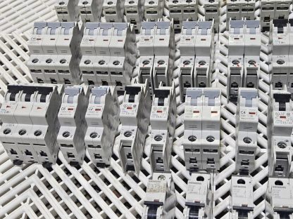 Lot of 48 Circuit Breakers, 1, 2, and 3-Pole, Allen-Bradley, Siemens, ABB - Used - Image 14