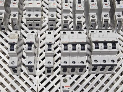 Lot of 48 Circuit Breakers, 1, 2, and 3-Pole, Allen-Bradley, Siemens, ABB - Used - Image 7