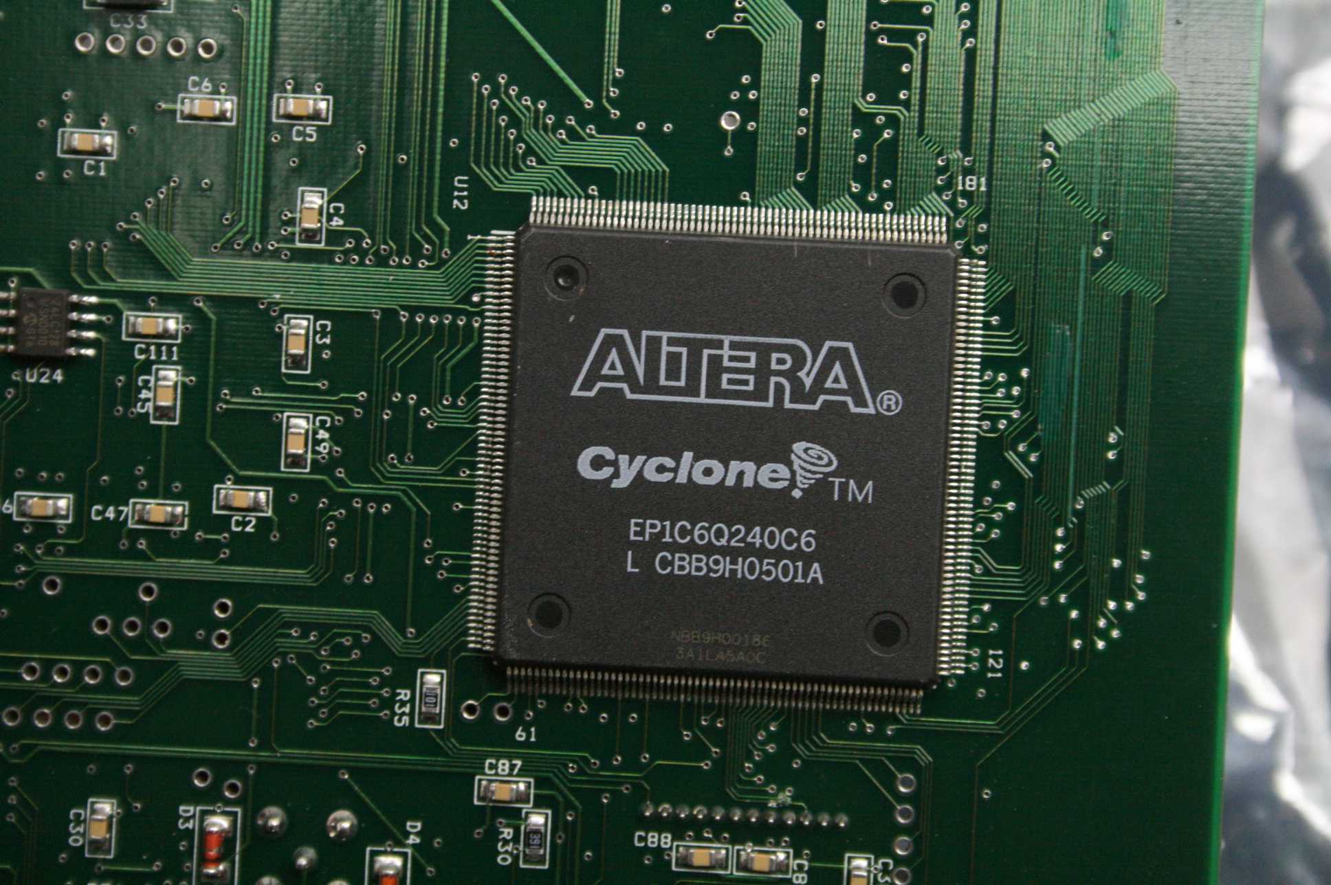MicroPhysics Data Acquisition Boards Altera Cyclone EP1C3T100C6 - Used - Image 16