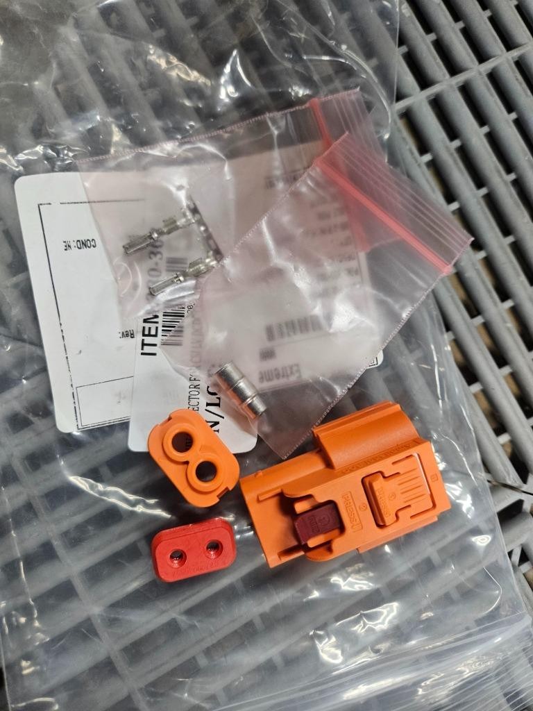 New Amphenol HVSL282062B103I High Voltage 2 Pole Power Connector Kit - New - Image 5