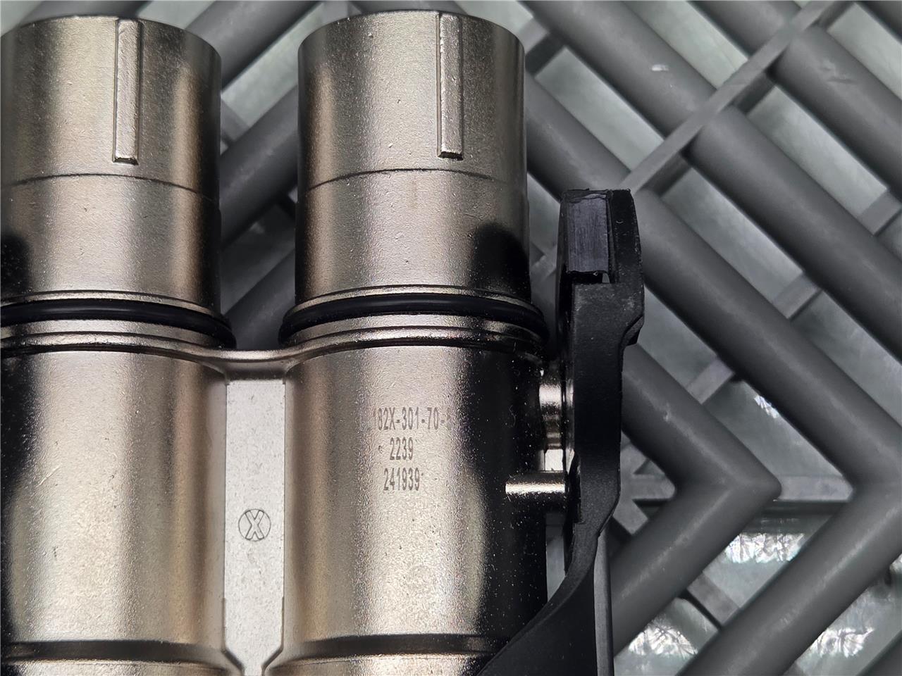 New Amphenol PL182X-301-70-5 PowerLok 2 Pole Connector - New - Image 11