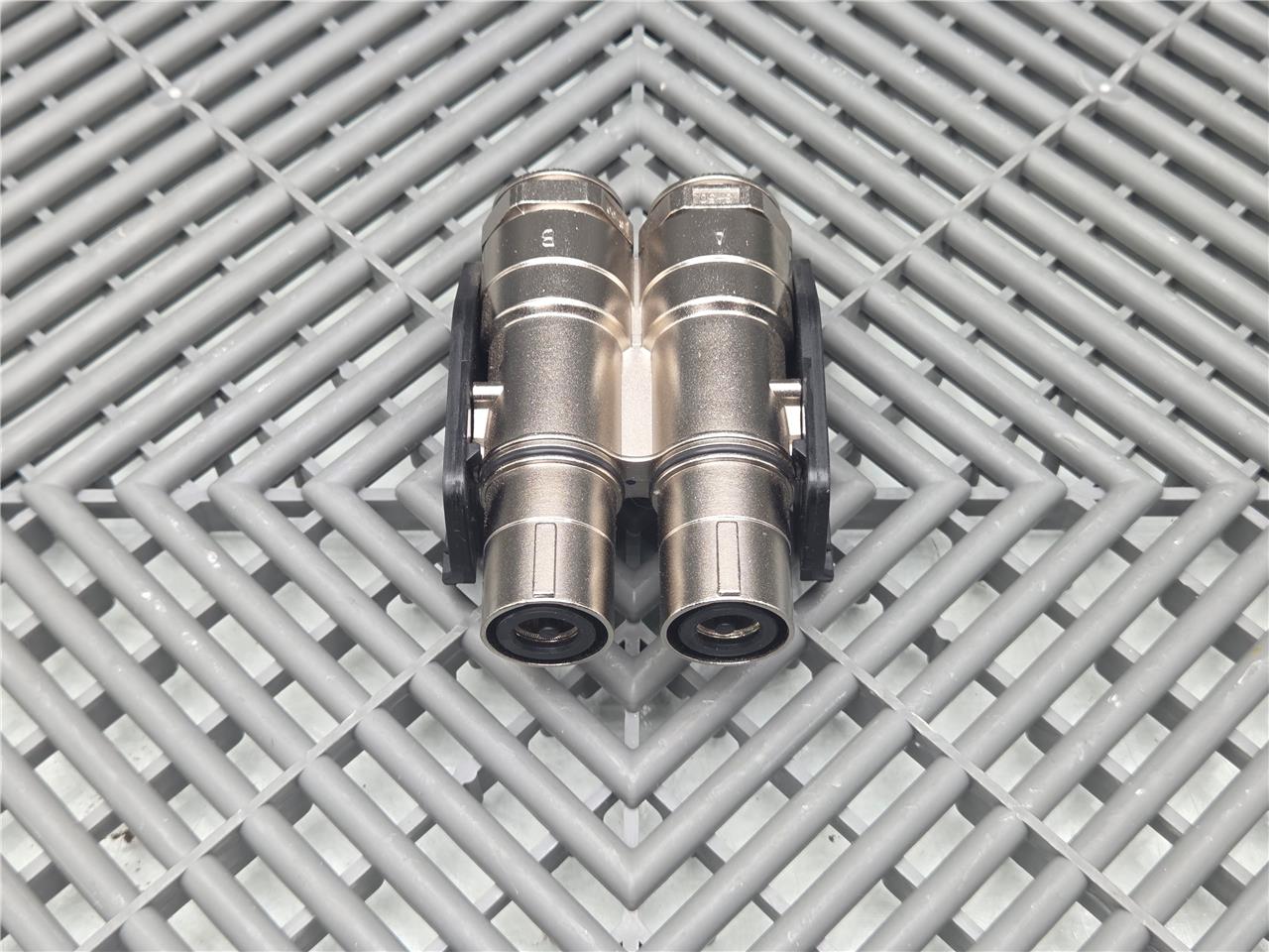 New Amphenol PL182X-301-70-5 PowerLok 2 Pole Connector - New - Image 13