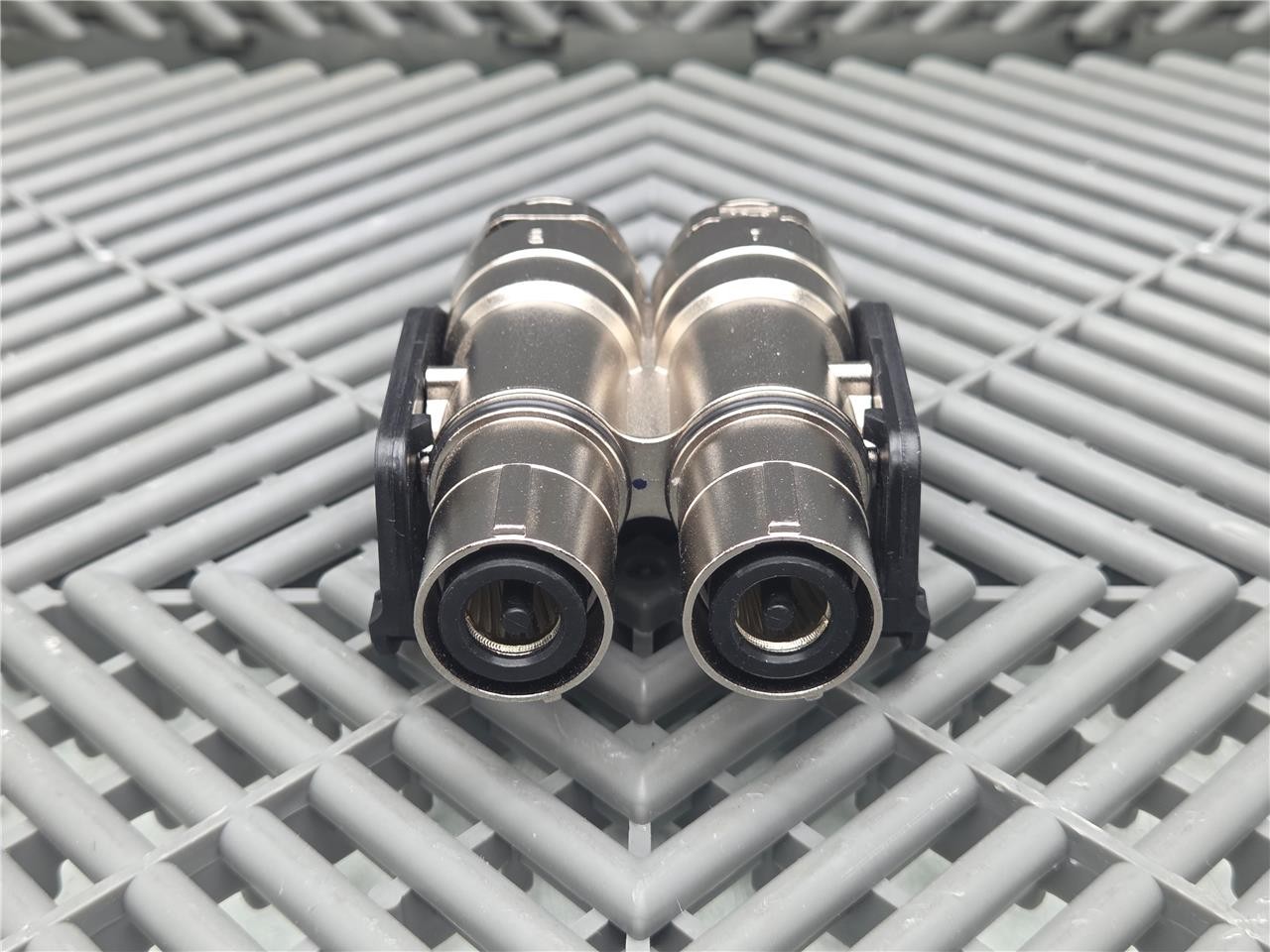 New Amphenol PL182X-301-70-5 PowerLok 2 Pole Connector - New - Image 5