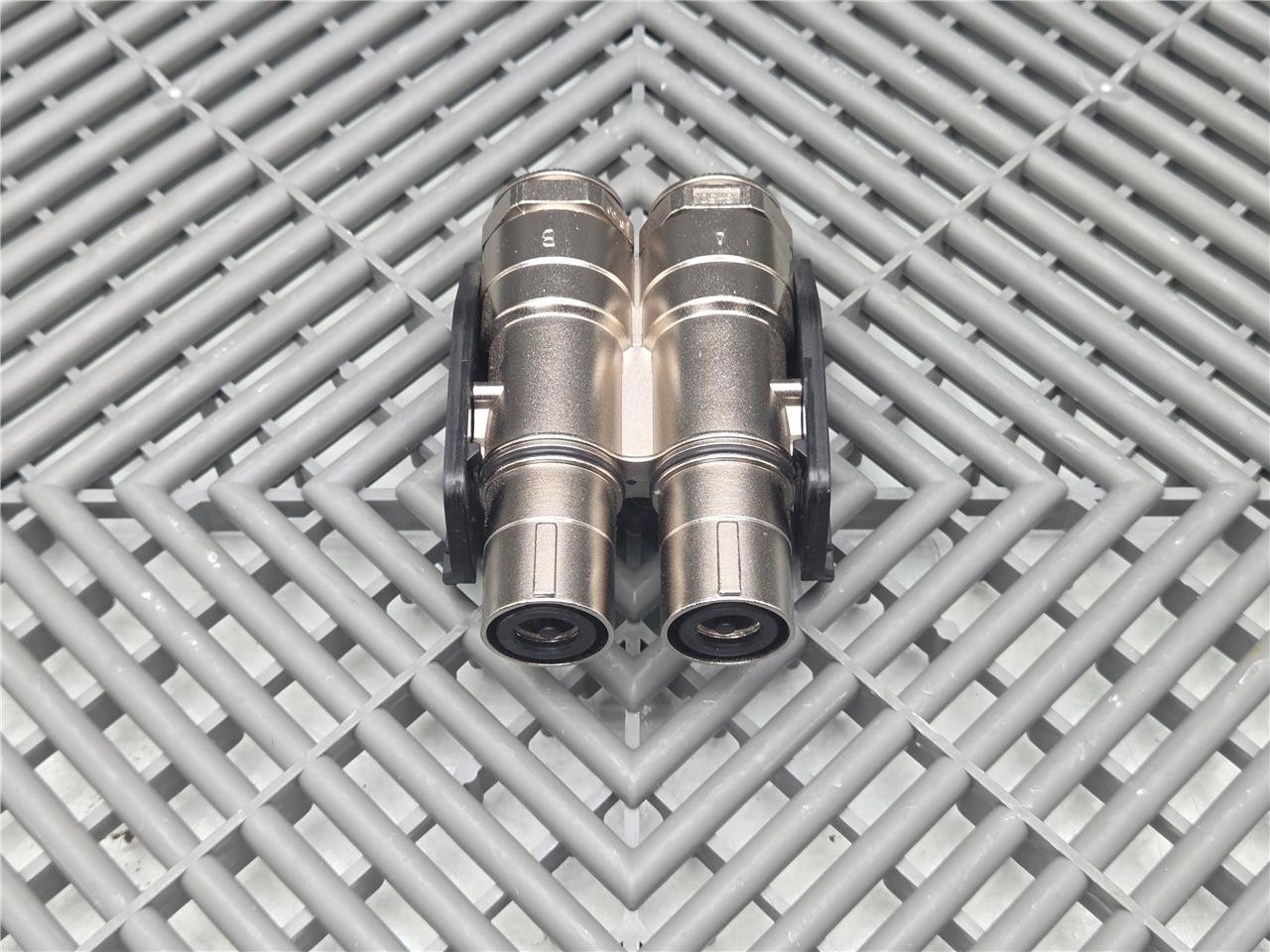 New Amphenol PL182X-301-70-5 PowerLok 2 Pole Connector - New - Image 6