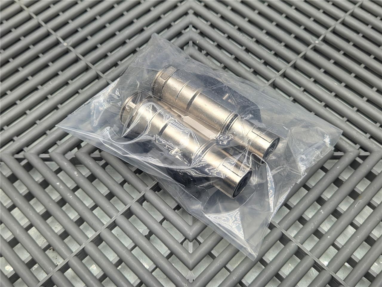 New Amphenol PL182X-301-70-5 PowerLok 2 Pole Connector - New - Image 7