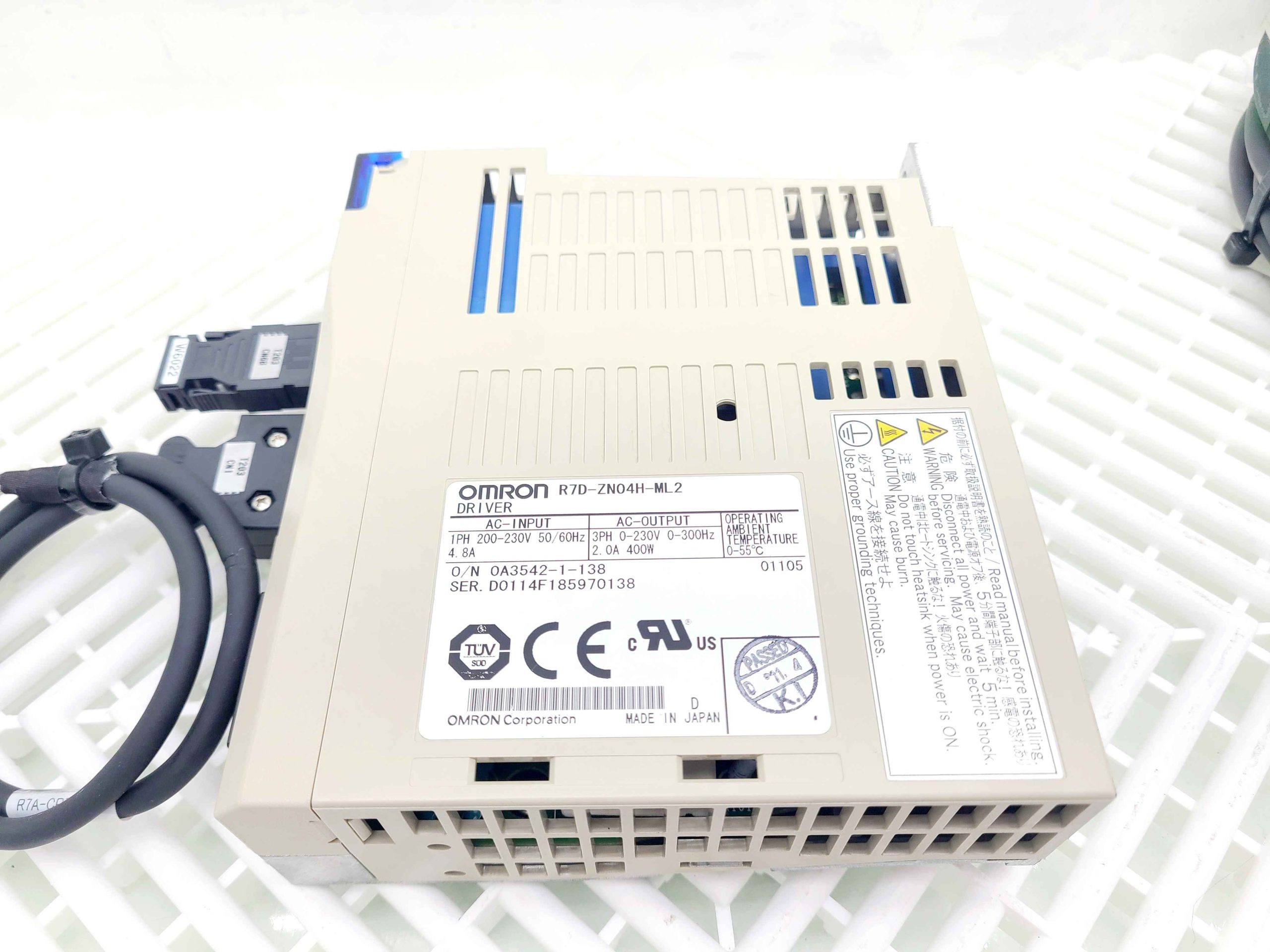 Omron R7D-ZN04H-ML2 Servo Drive w/ Omron R7M-Z40030-S1 Servo Motor - Used - Image 14