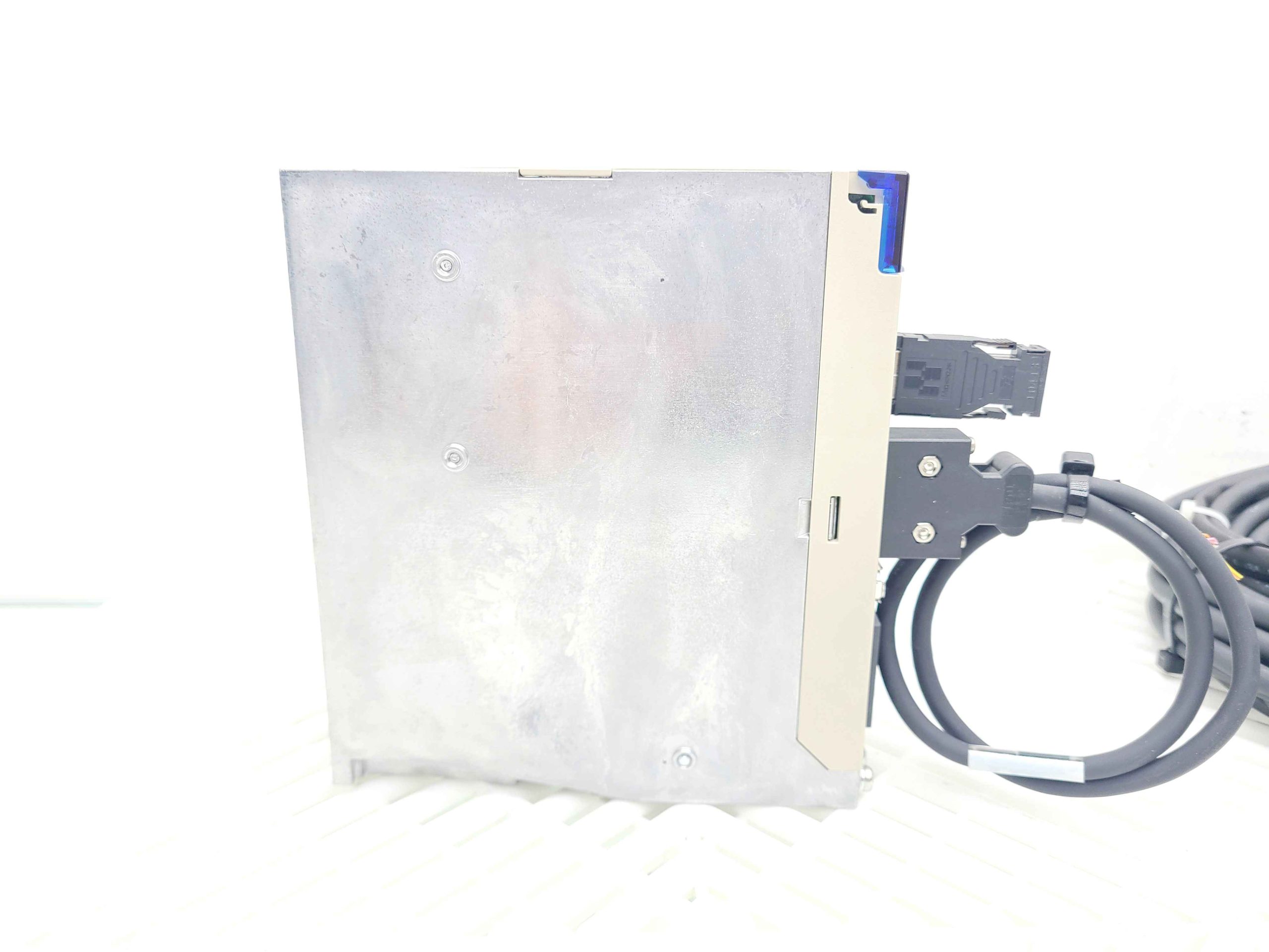 Omron R7D-ZN04H-ML2 Servo Drive w/ Omron R7M-Z40030-S1 Servo Motor - Used - Image 16