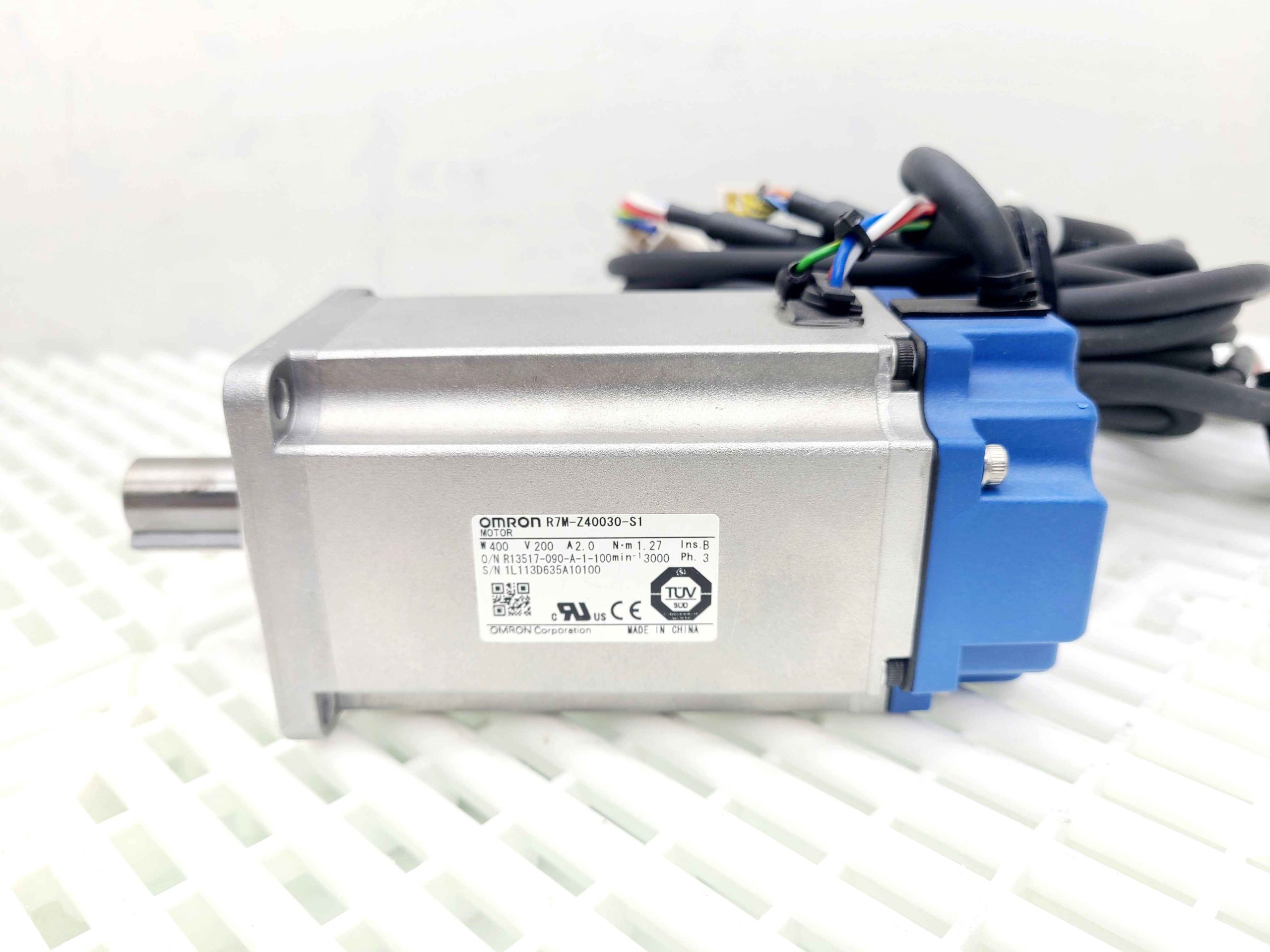 Omron R7D-ZN04H-ML2 Servo Drive w/ Omron R7M-Z40030-S1 Servo Motor - Used - Image 17