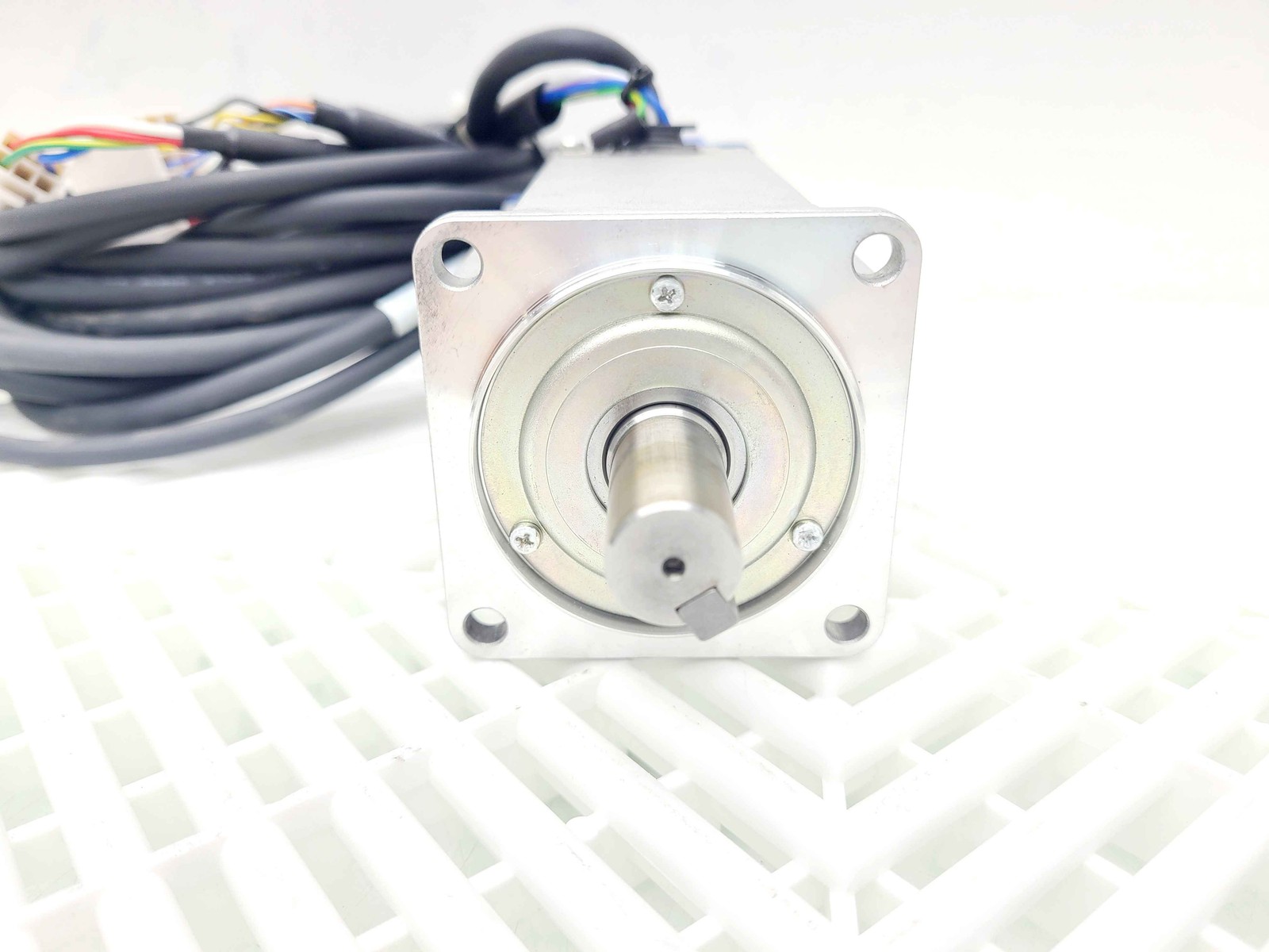 Omron R7D-ZN04H-ML2 Servo Drive w/ Omron R7M-Z40030-S1 Servo Motor - Used - Image 10