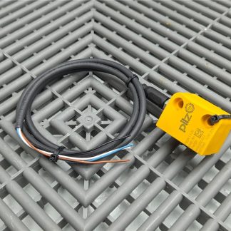 Pilz PSEN 1.1-20 8MM Magnetic Non-Contact Safety Switch w/ PSEN 1.1p-22 - Used