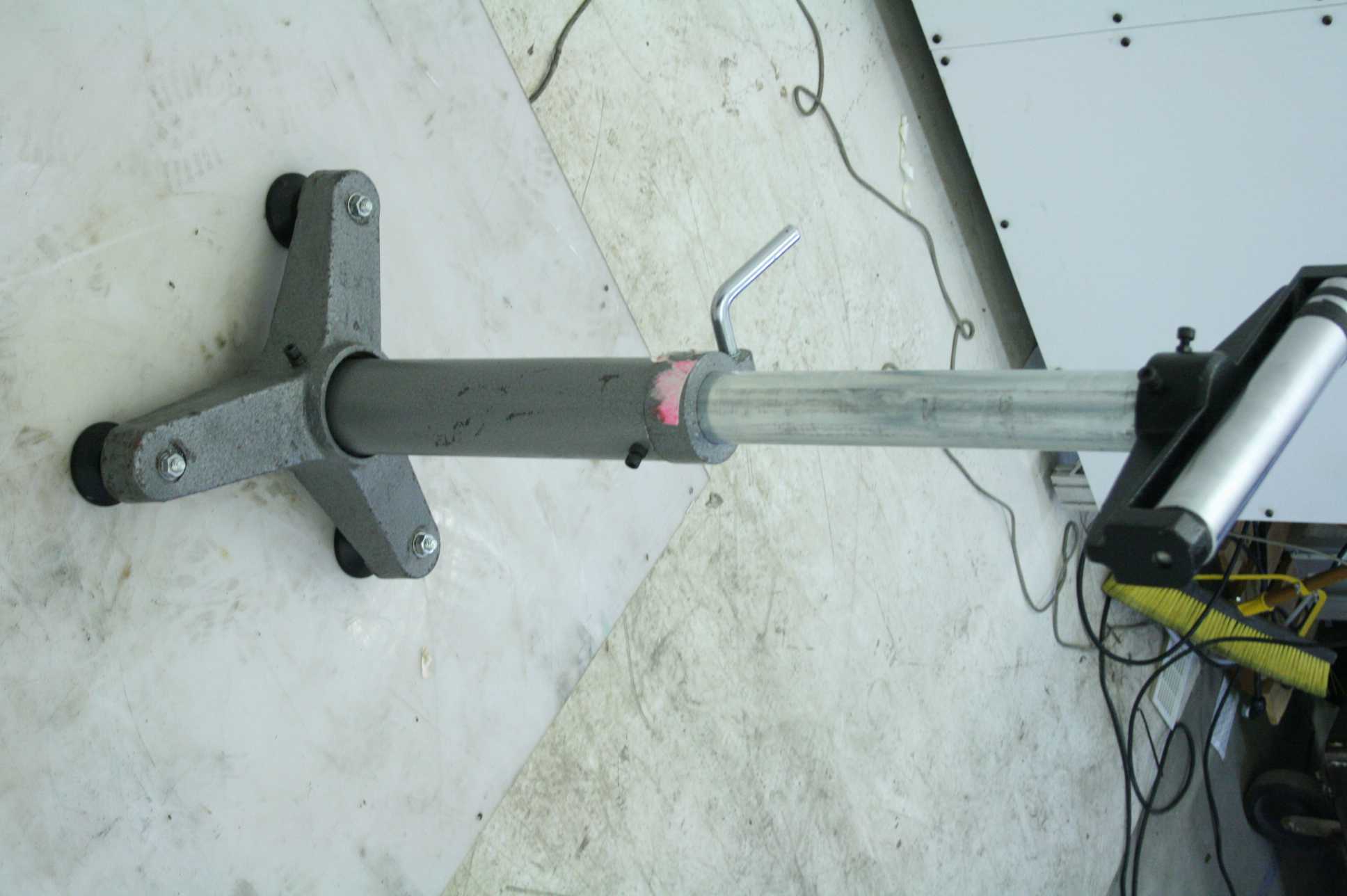Precision Tripod Mount for Metrology Lasers and Equipment / Roller Stand / 40" - Used - Image 14