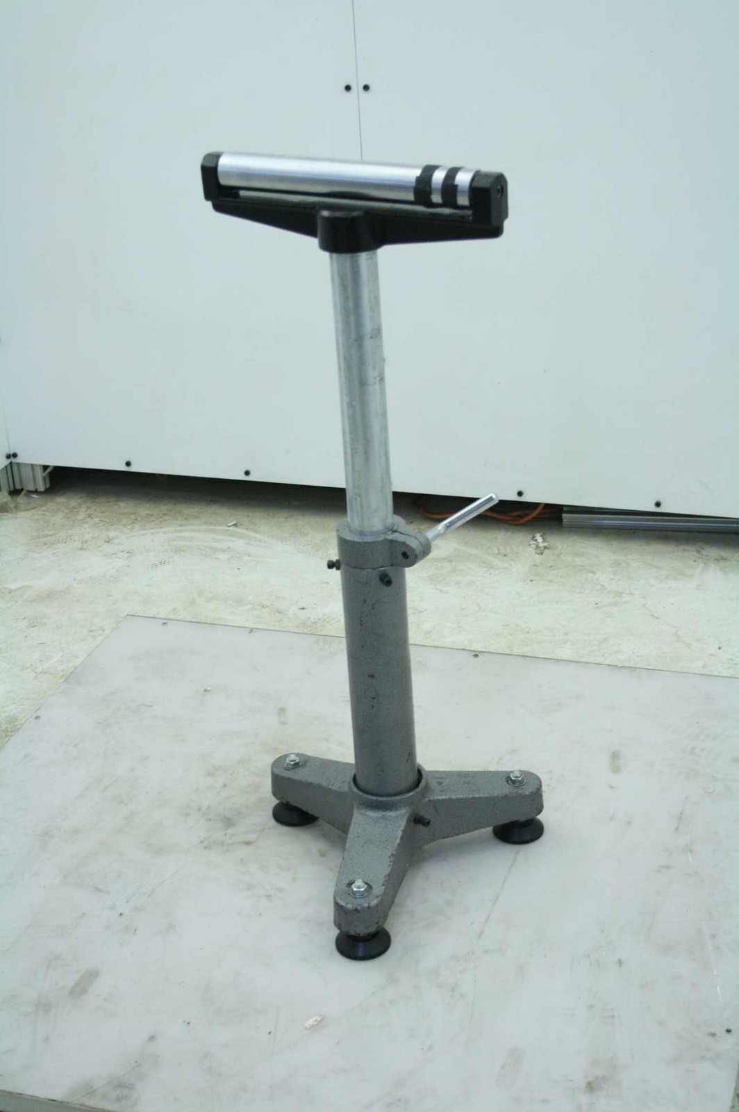 Precision Tripod Mount for Metrology Lasers and Equipment / Roller Stand / 40" - Used - Image 9