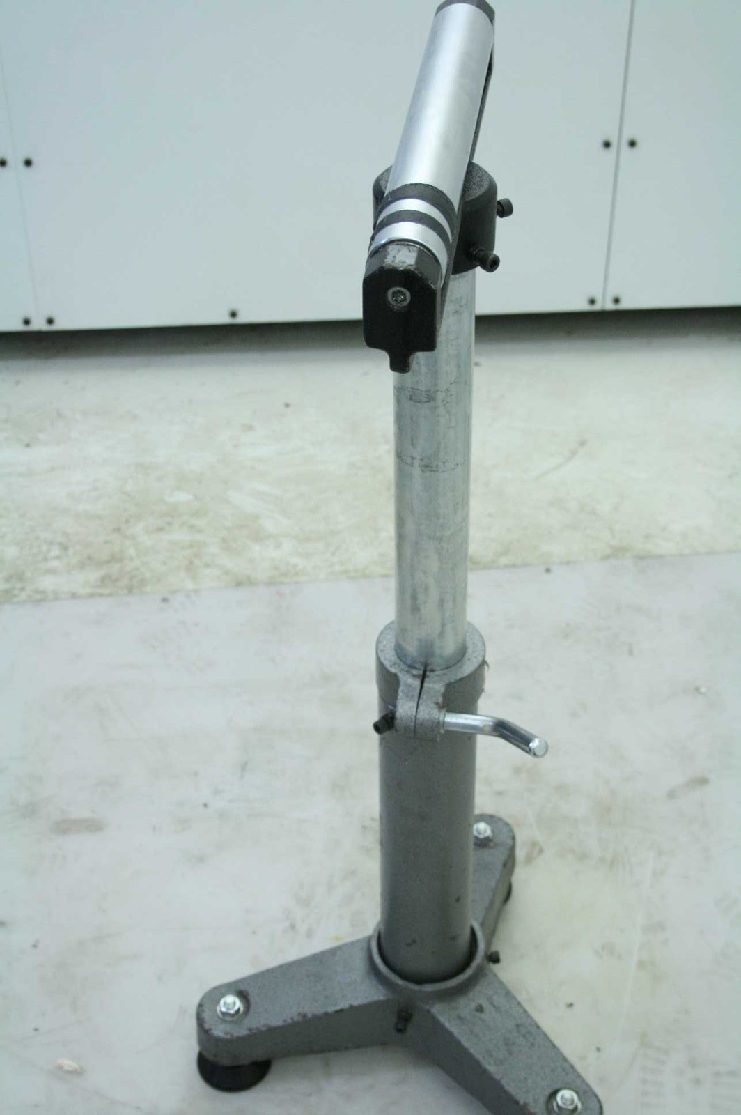 Precision Tripod Mount for Metrology Lasers and Equipment / Roller Stand / 40" - Used - Image 10