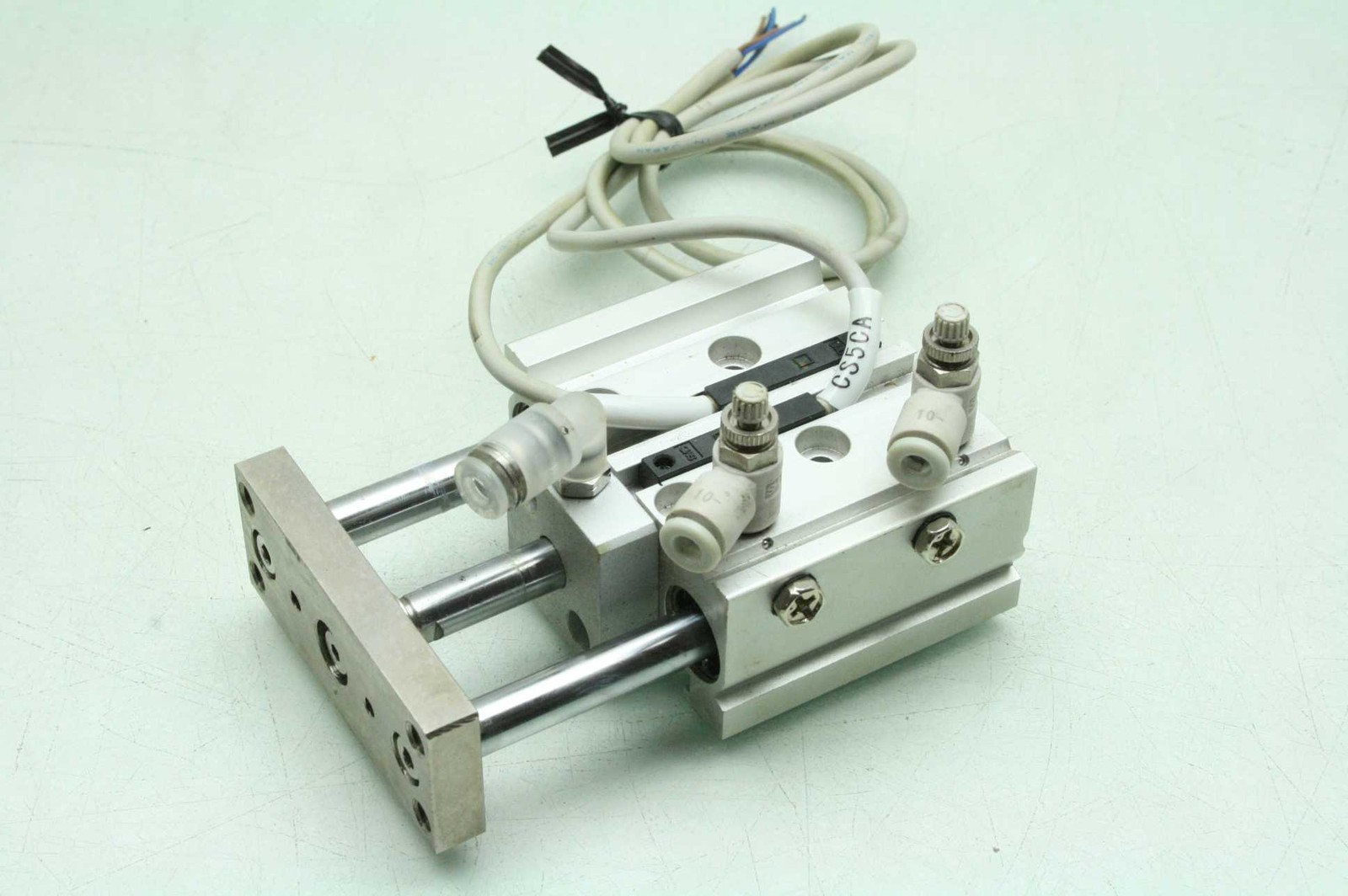 SMC 13-MGPL16-20 Pneumatic Guided Air Cylinder 16mm Bore x 20mm Stroke - Used - Image 3