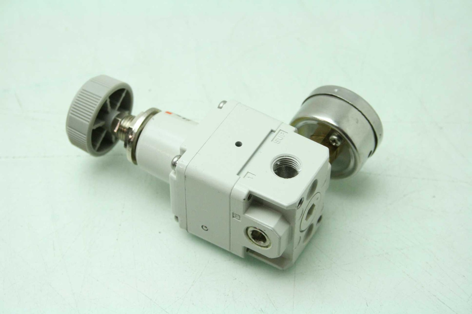 SMC IR1000-01G Precision Modular Pressure Regulator 1/8" NPT with Gauge 4.4L/Min - Used - Image 3