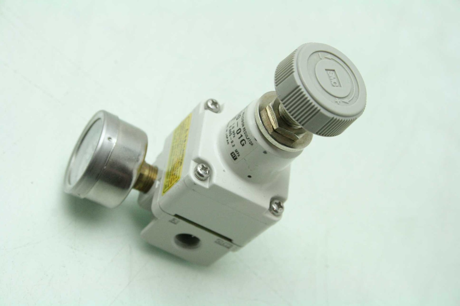 SMC IR1000-01G Precision Modular Pressure Regulator 1/8" NPT with Gauge 4.4L/Min - Used - Image 7