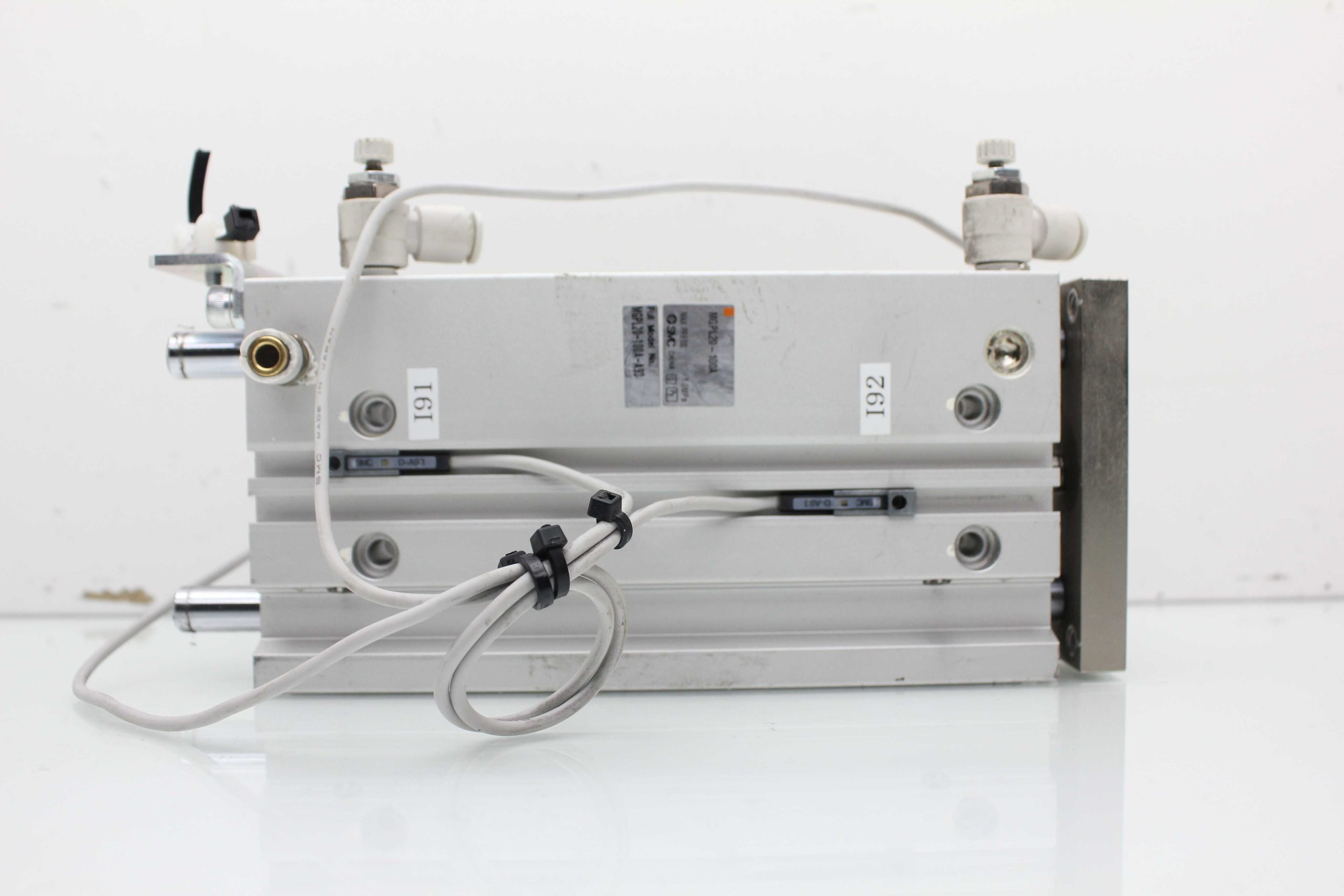 SMC MGPL20-100A Compact Guided Air Cylinder 20mm Bore, 100mm Stroke - Used - Image 17