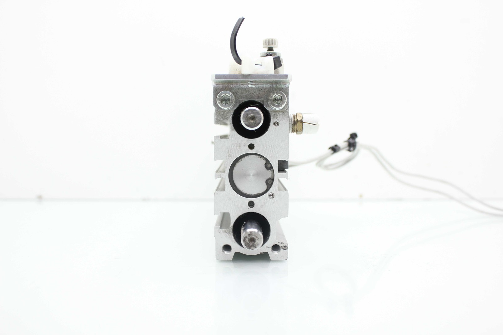 SMC MGPL20-100A Compact Guided Air Cylinder 20mm Bore, 100mm Stroke - Used - Image 3