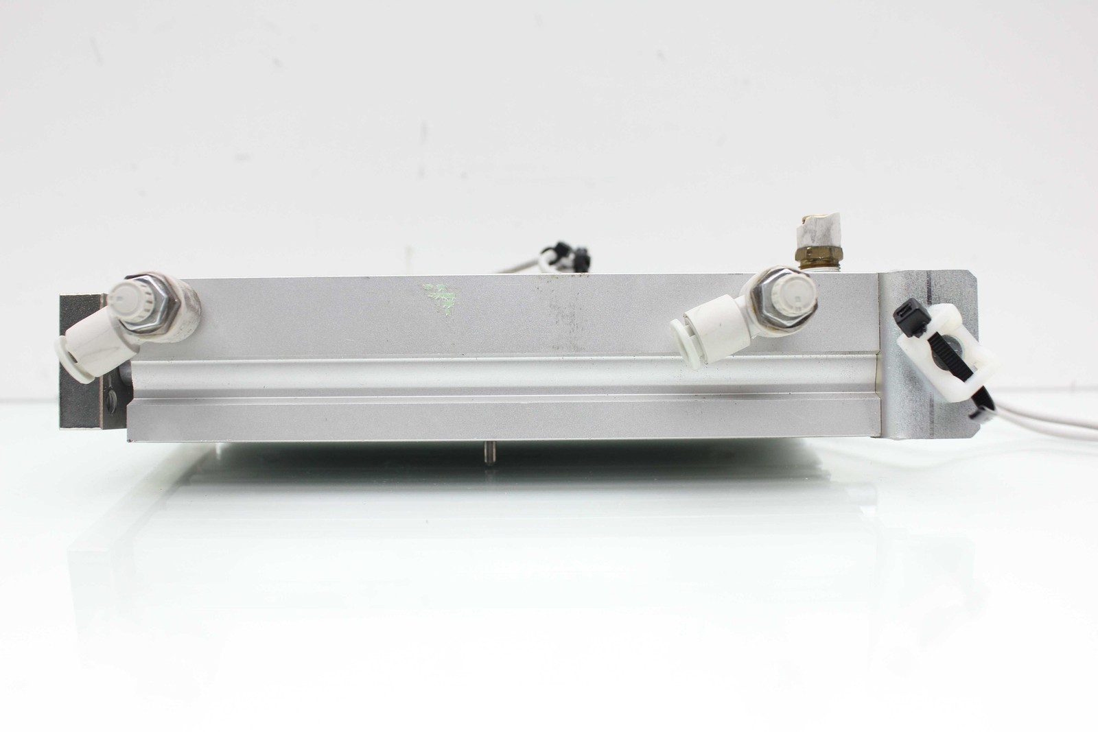 SMC MGPL20-100A Compact Guided Air Cylinder 20mm Bore, 100mm Stroke - Used - Image 4