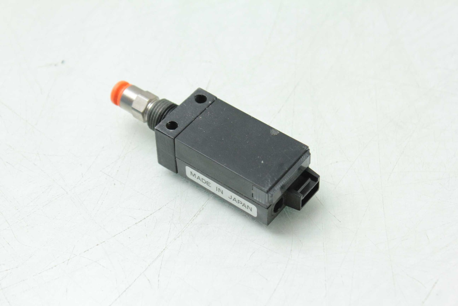 SMC NISE2-T1 Compact Pressure Switch 145 PSI 12-24V DC / 5/32" In - Used - Image 5
