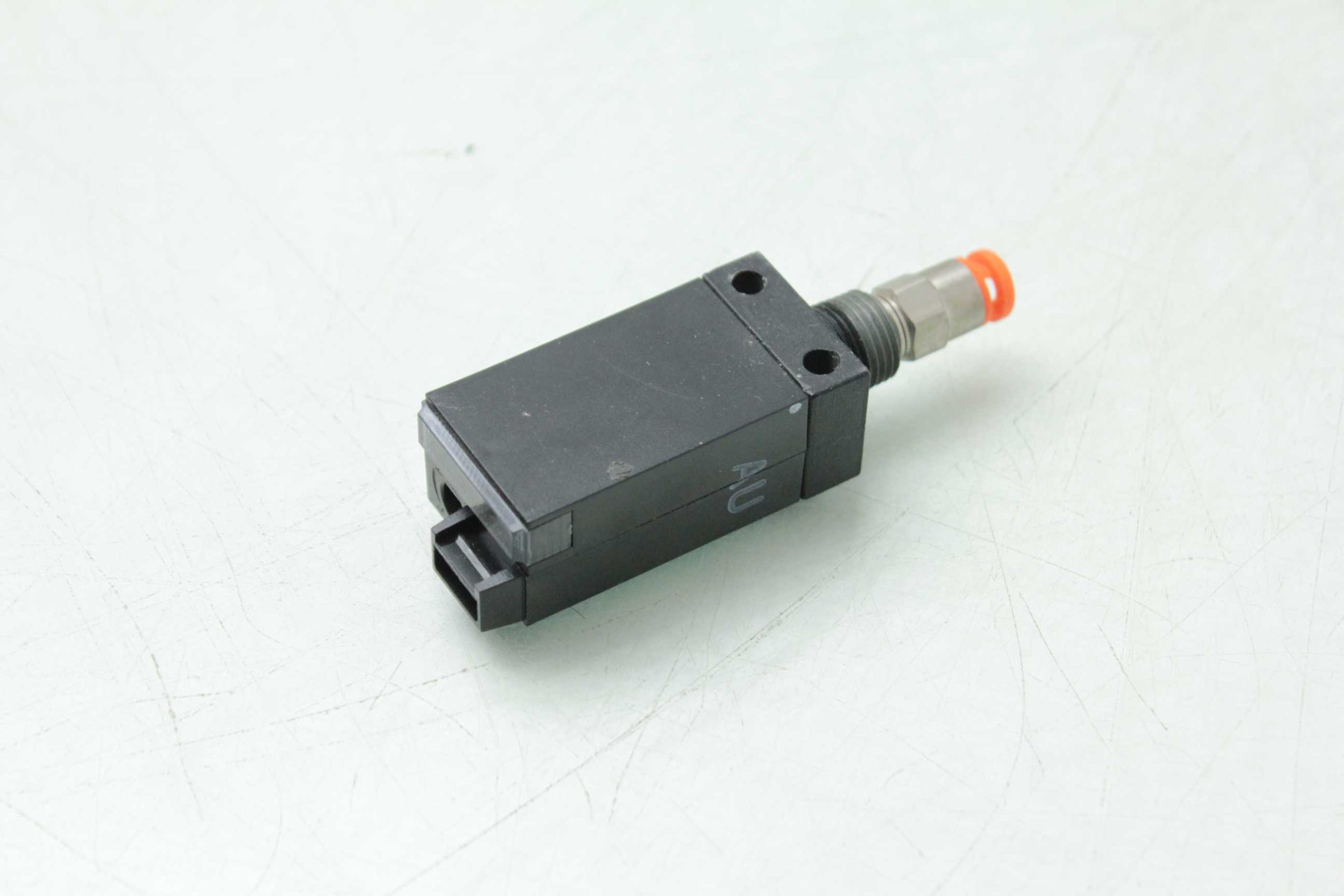 SMC NISE2-T1 Compact Pressure Switch 145 PSI 12-24V DC / 5/32" In - Used - Image 10