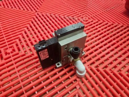 SMC ZM073H-A5LZ-E19C Vacuum Generator with ZSE-00-19CN Ejector Switch - Used - Image 11