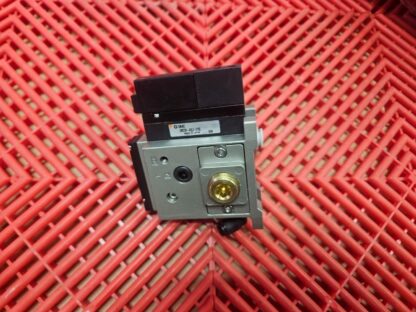 SMC ZM073H-A5LZ-E19C Vacuum Generator with ZSE-00-19CN Ejector Switch - Used - Image 16