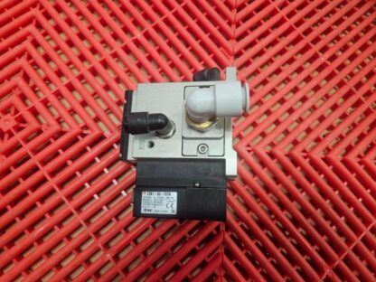 SMC ZM073H-A5LZ-E19C Vacuum Generator with ZSE-00-19CN Ejector Switch - Used - Image 4