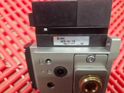 SMC ZM073H-A5LZ-E19C Vacuum Generator with ZSE-00-19CN Ejector Switch - Used - Image 6