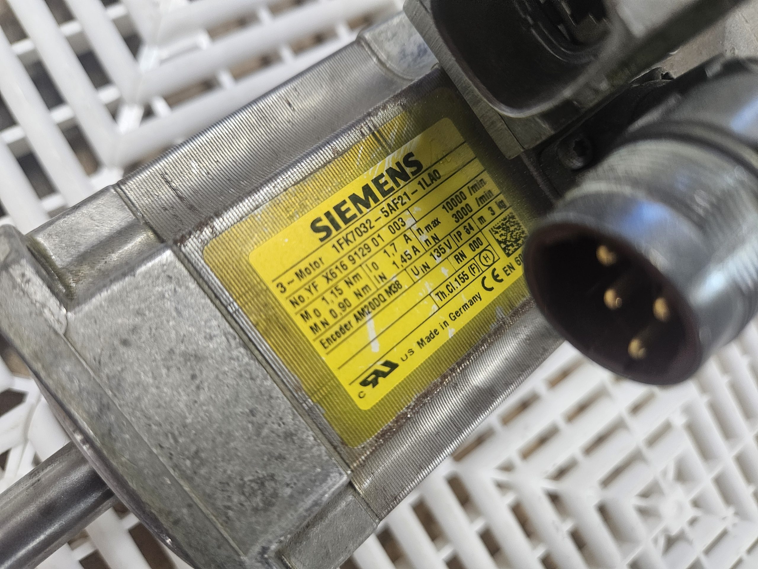 Siemens 1FK7032-5AF21-1LA0 Servo Motor 0.31kW 3000 RPM - Used - Image 14