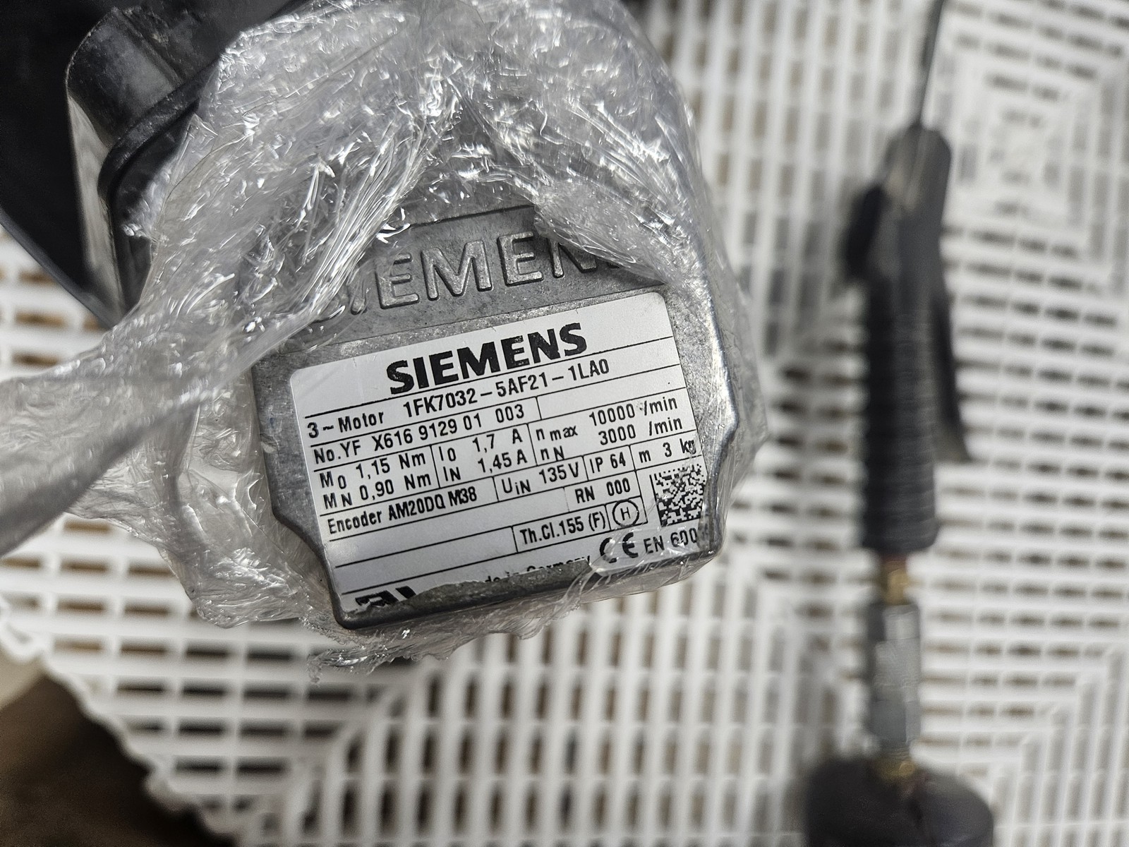 Siemens 1FK7032-5AF21-1LA0 Servo Motor 0.31kW 3000 RPM - Used - Image 6