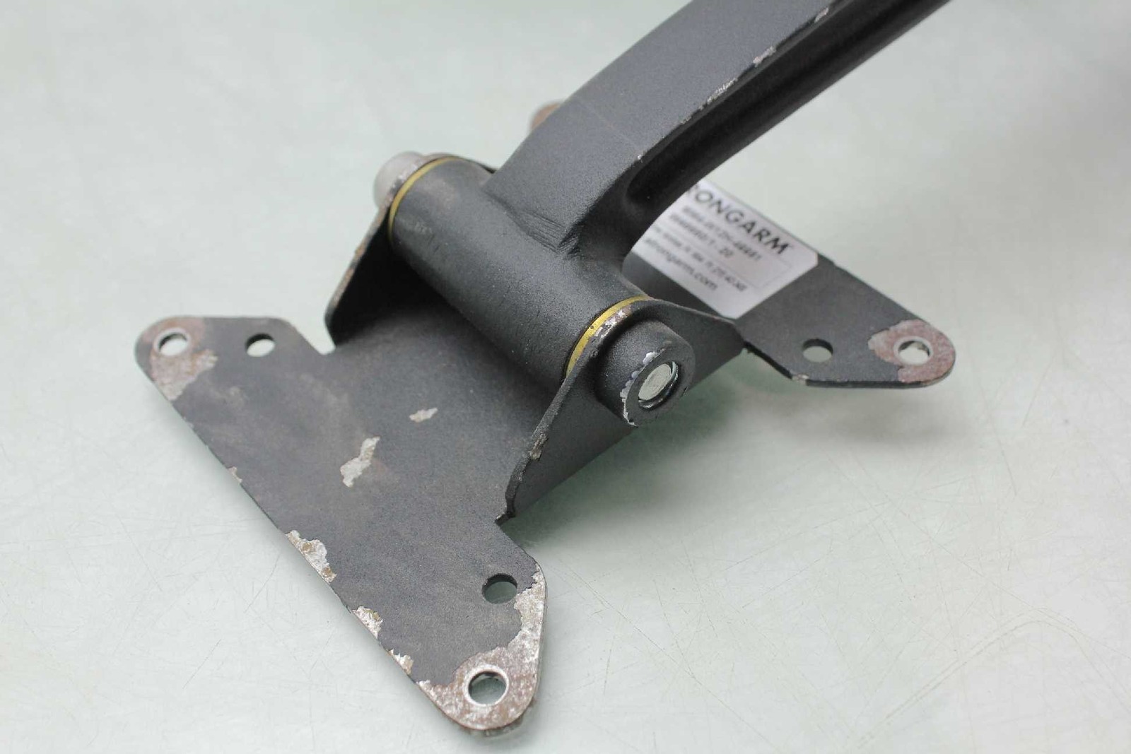 Strongarm MM4-W12H-46651 MightyMount 34" Articulating Monitor Arm Used - Used - Image 3
