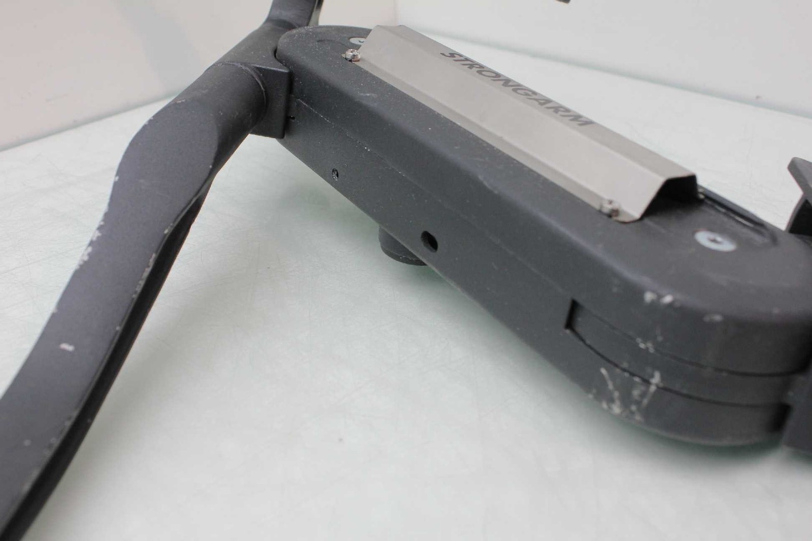 Strongarm MM4-W12H-46651 MightyMount 34" Articulating Monitor Arm Used - Used - Image 9