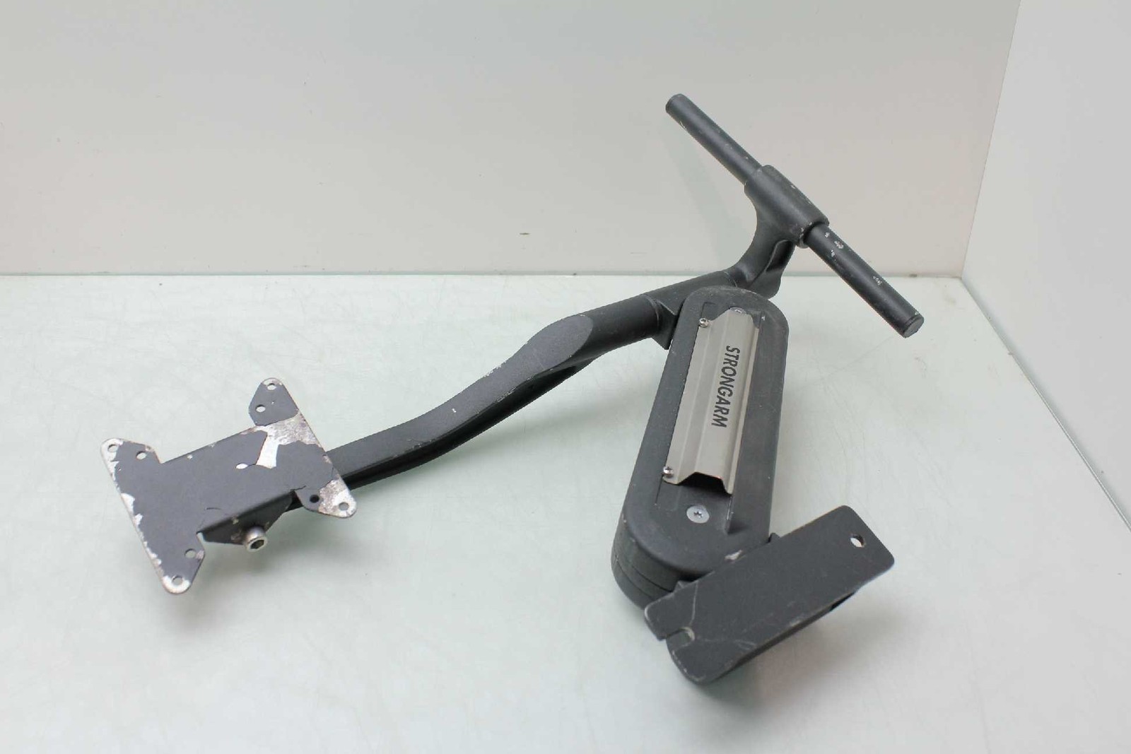 Strongarm MM4-W12H-46651 MightyMount 34" Articulating Monitor Arm Used - Used