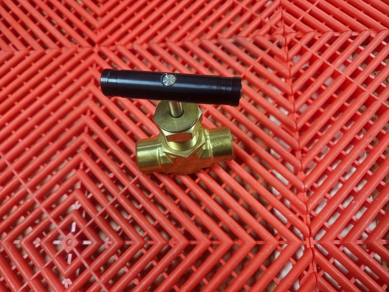 Swagelok B-18RF6 Bonnet Needle Valve 3/8" NPT Female 3000 PSI - Used - Image 6